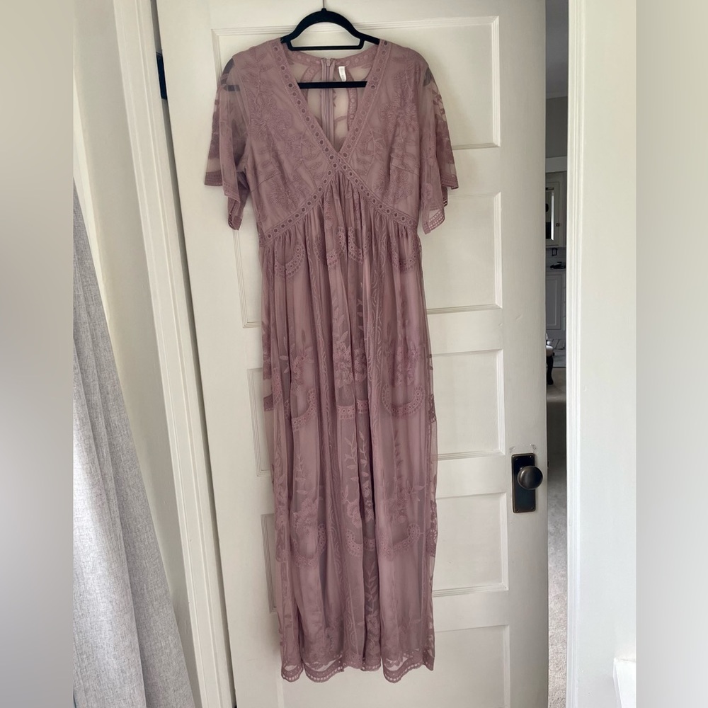Pink Blush Mauve Mesh Lace Overlay Maternity Dress. Size Medium. - Picture 3 of 9